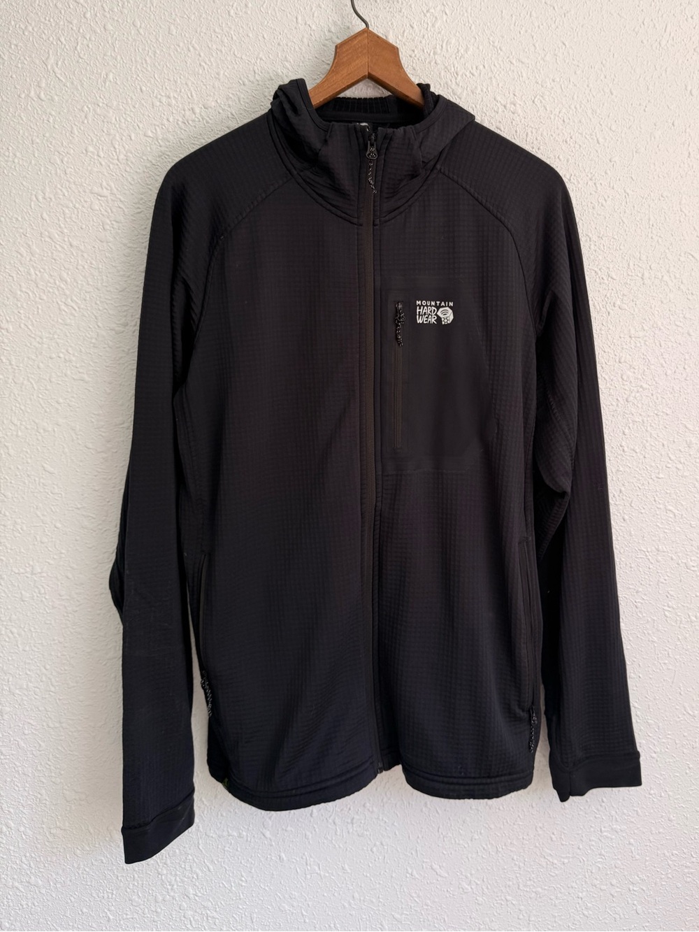 Mountain Hardwear Men’s Black Full-Zip Performance Jacket